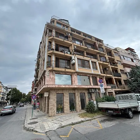 Urban Retreat - до община Appartement *