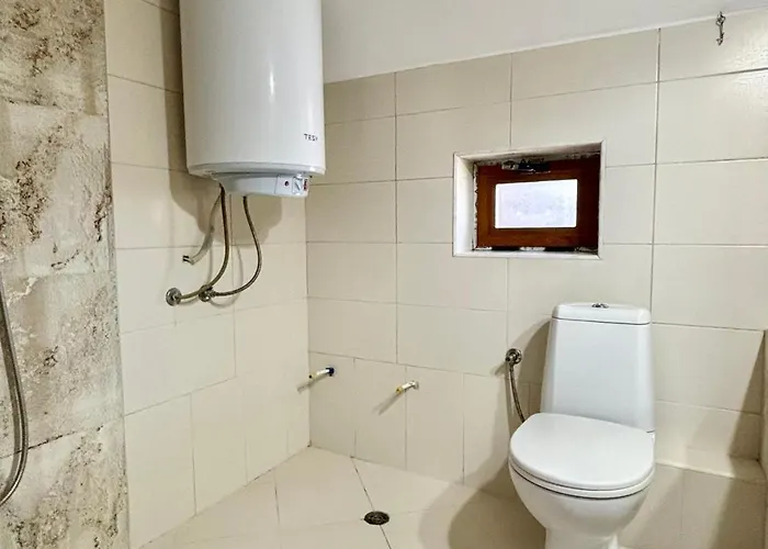 Urban Retreat - до община